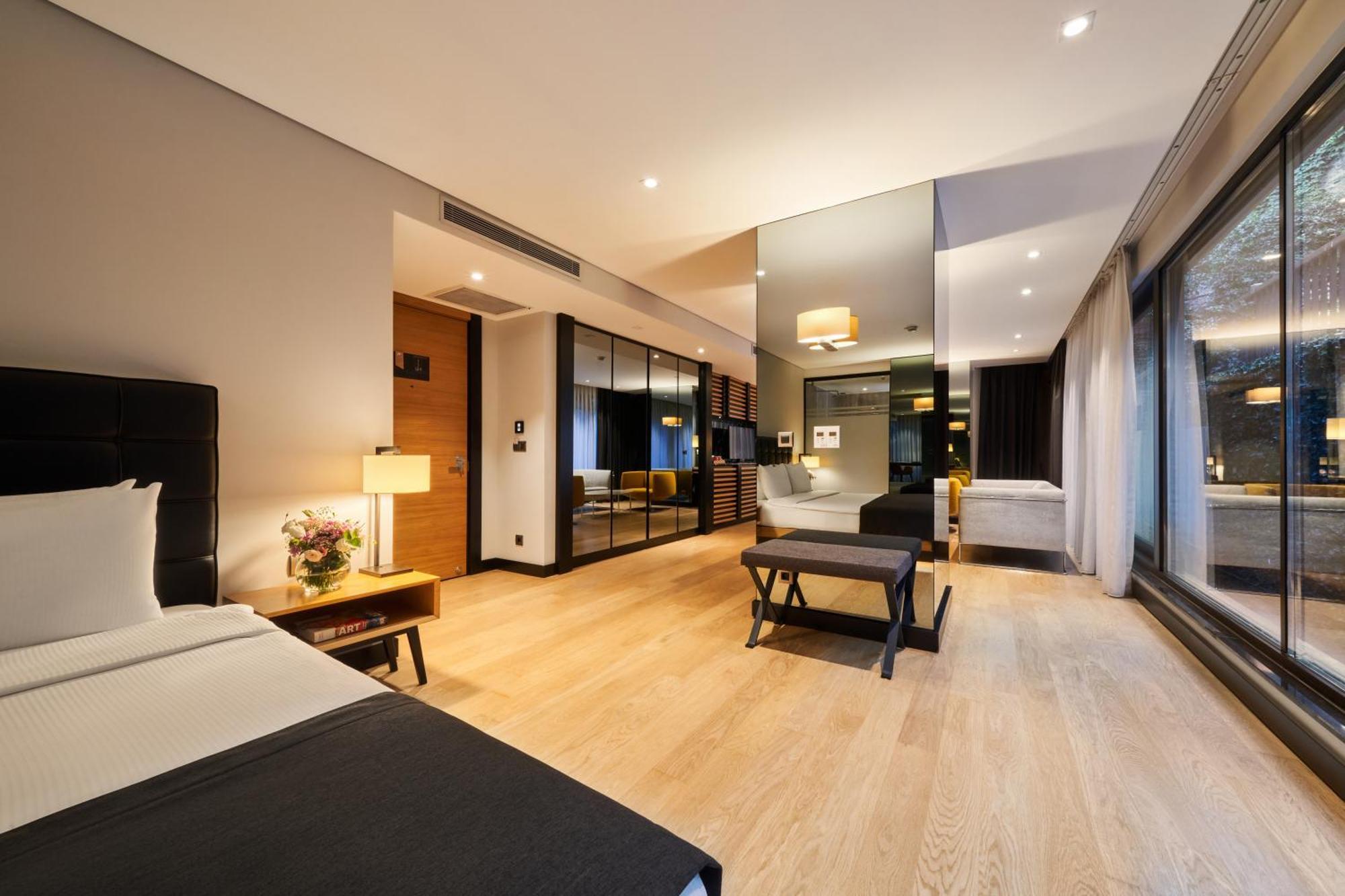 Metropolitan Hotels Bosphorus - Special Category Istanbul Exterior photo